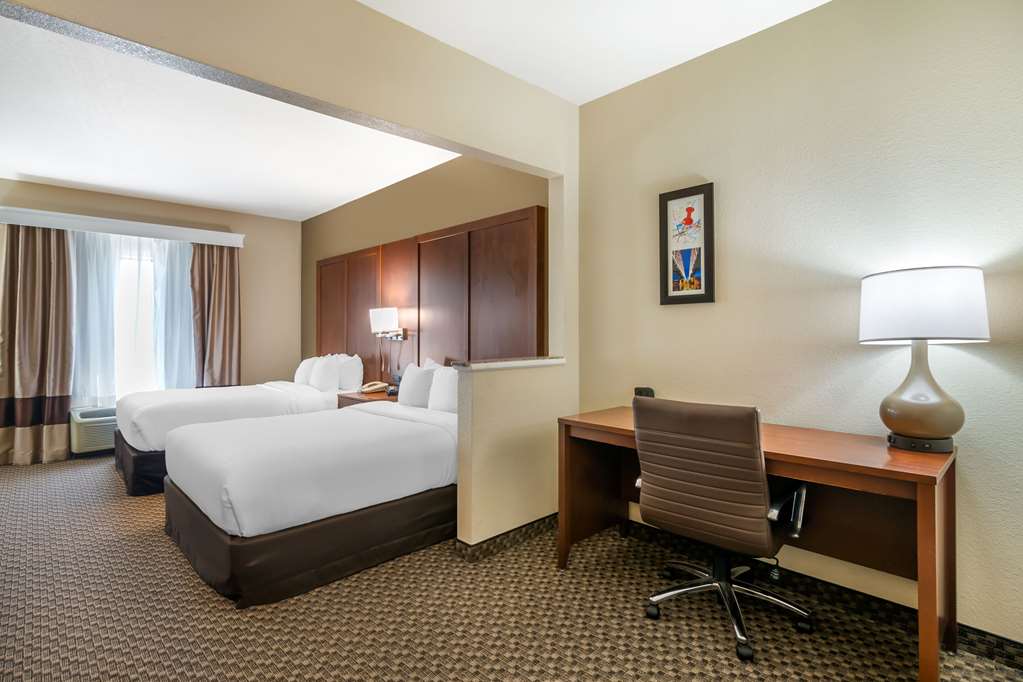 Comfort Suites Jefferson City - photo 42