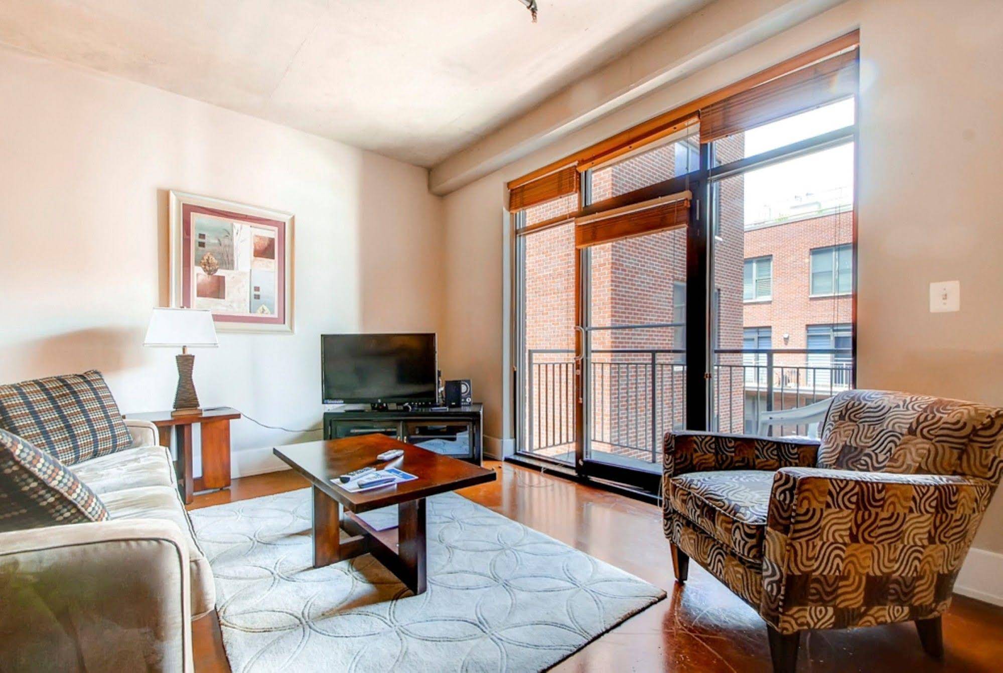 Global Luxury Suites at Logan Circle - photo 7