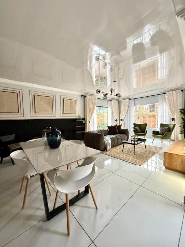 Luxury Redefined Home — 4-Star Luxury Hotel in Middelburg, South Africa