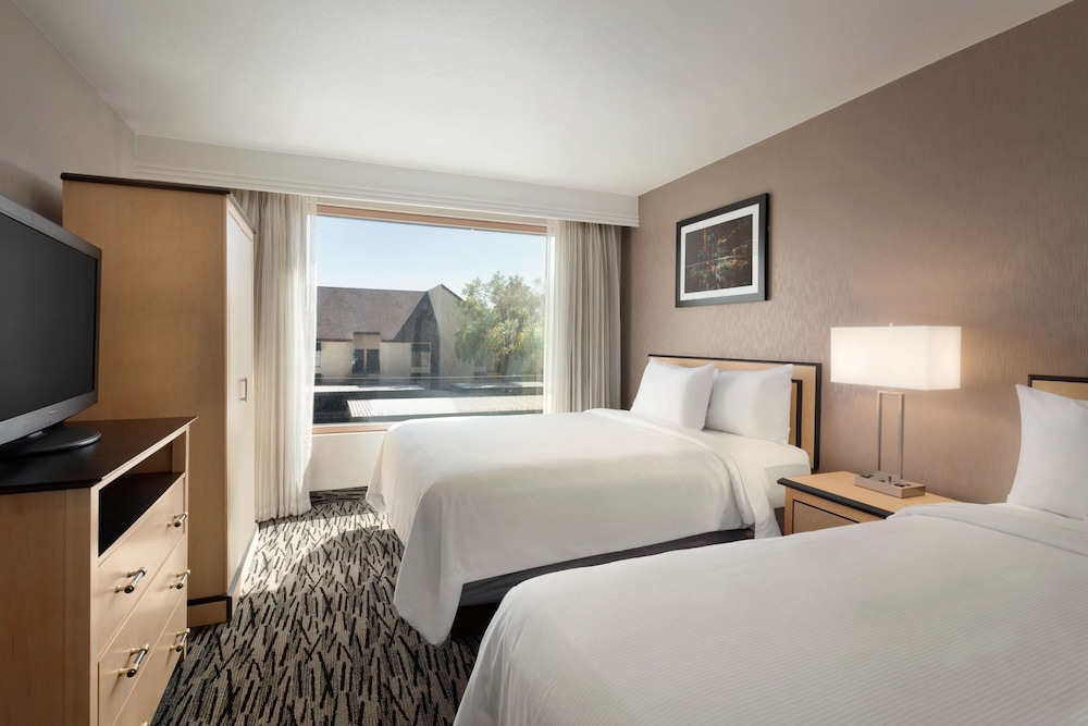 Embassy Suites by Hilton Convention Center Las Vegas - photo 10