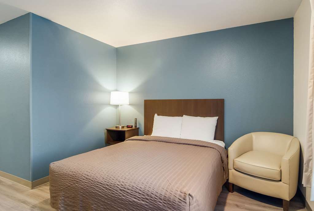 WoodSpring Suites Jacksonville Baymeadows - photo 12