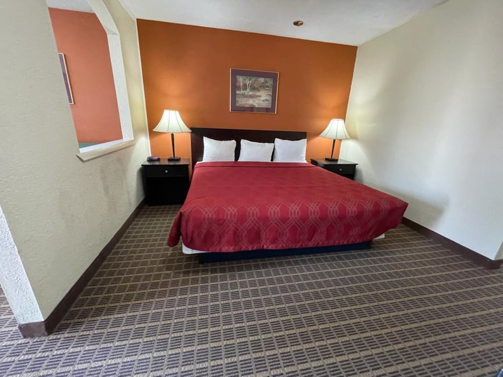 Knights Inn By Capital O Emporia I 35 - photo 7