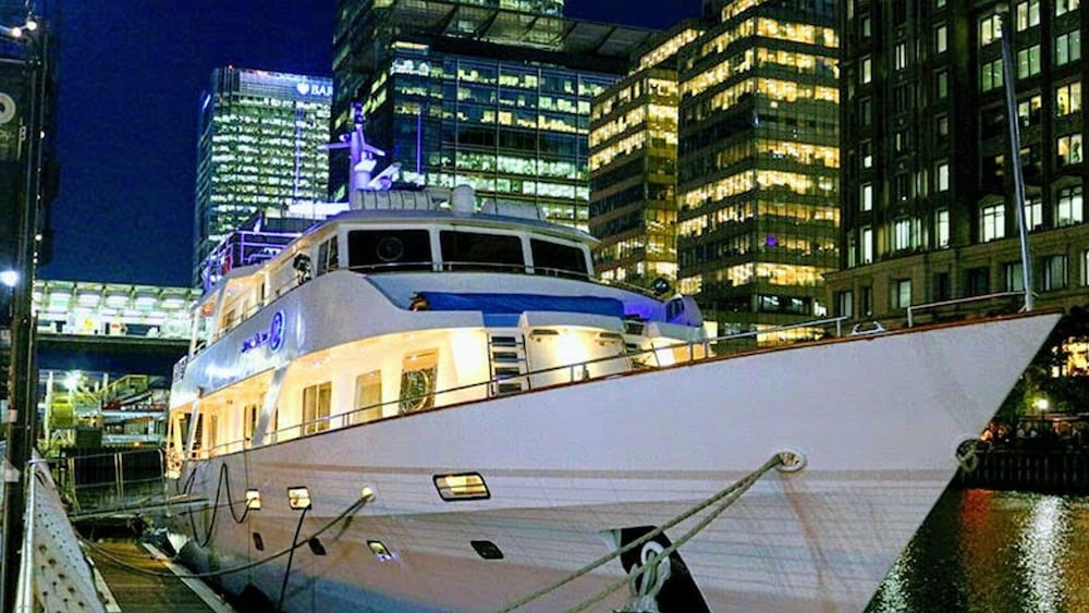 Absolute Pleasure Yacht — 4-Star Luxury Hotel in London, United Kingdom