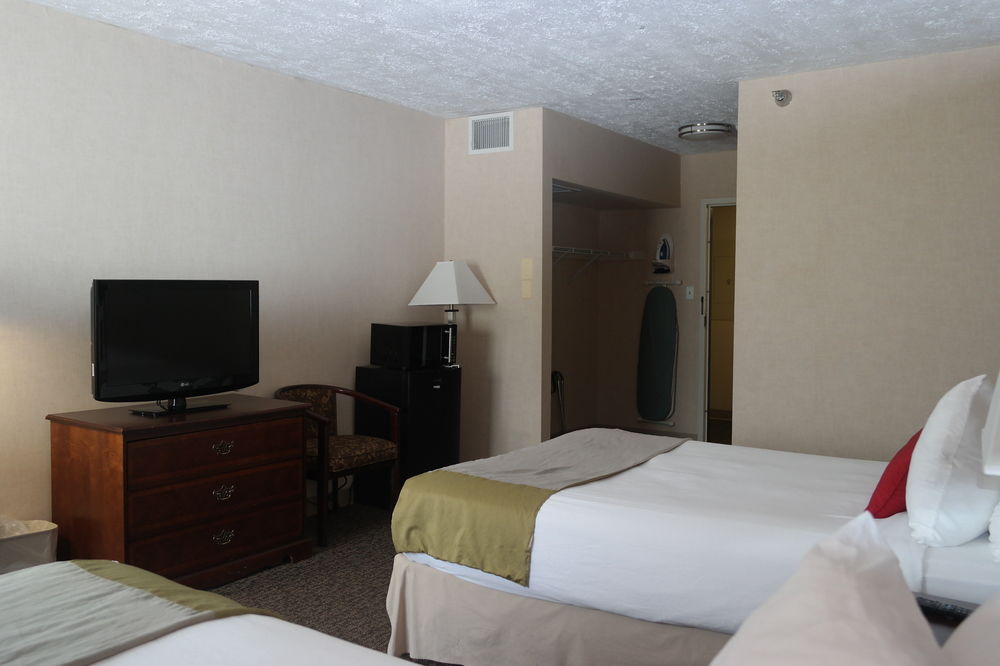 Ramada Waukegan Gurnee - photo 2