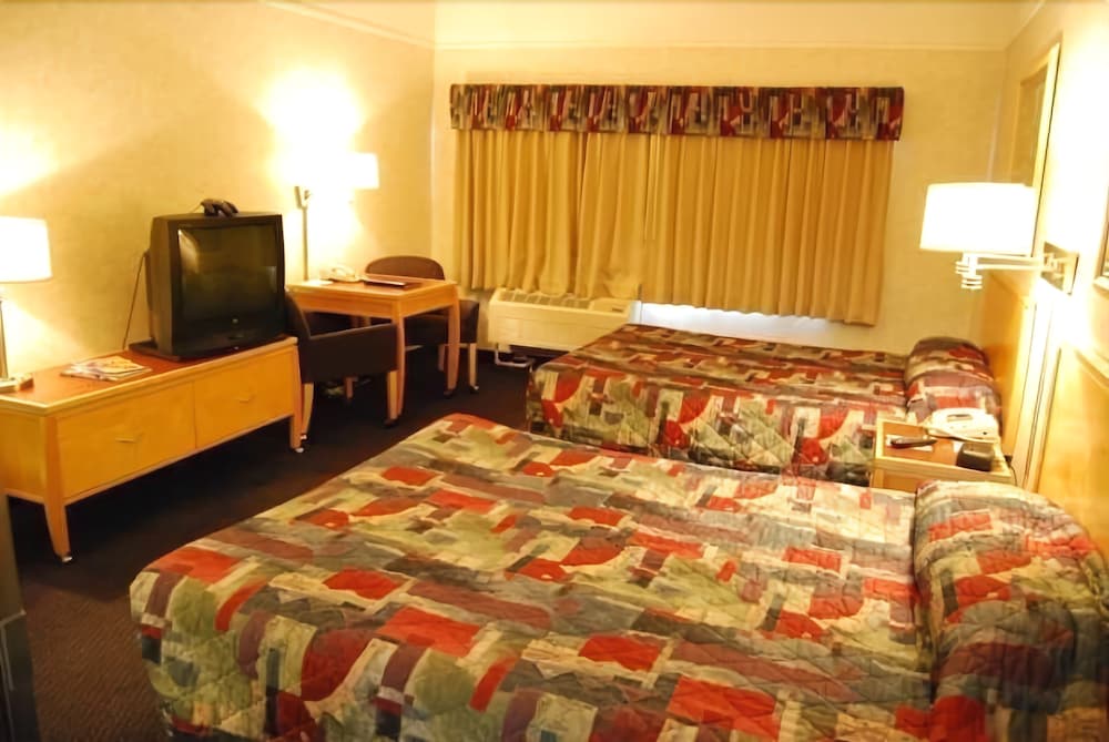 ConCorde Inn Clinton Township - photo 8