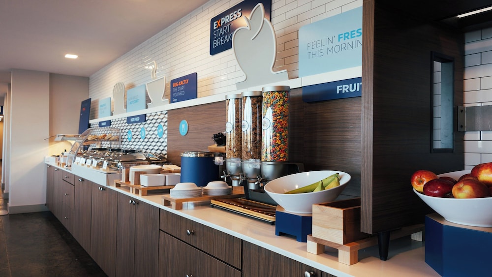 Holiday Inn Express & Suites George Quincy South by IHG - photo 49