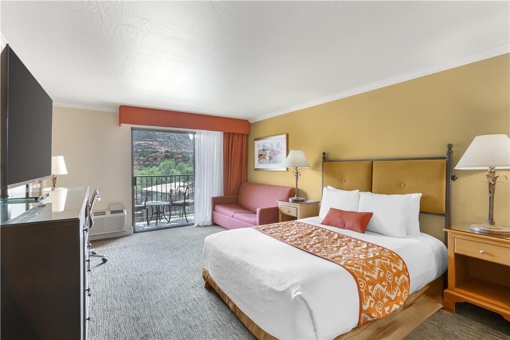 Best Western Plus Arroyo Roble Hotel & Creekside Villas - photo 28