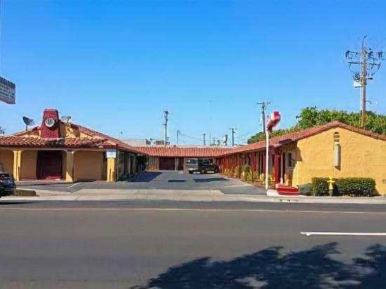 Slumber Motel - photo 7