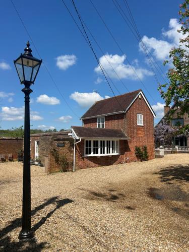 Stablehurst Cottage — 4-Star Luxury Hotel in East Grinstead, United Kingdom