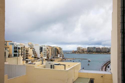 Chic 1BR Retreat in St Julian's — 4-Star Luxury Hotel in San Giljan, Malta