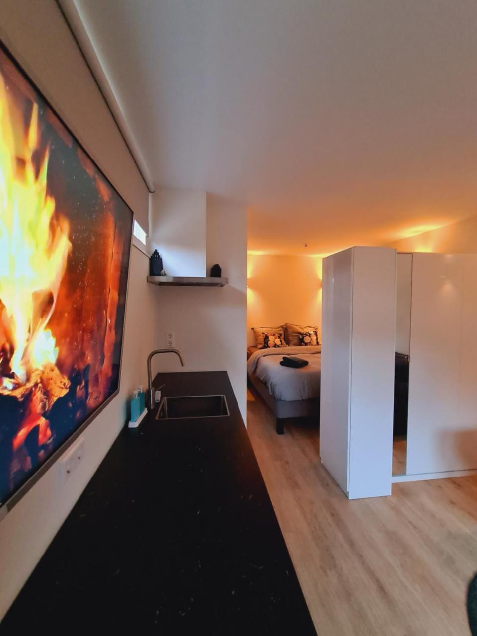 Studio Baarn with Patio Airco Pantry Bedroom Bathroom Privacy Amsterdam Utrecht