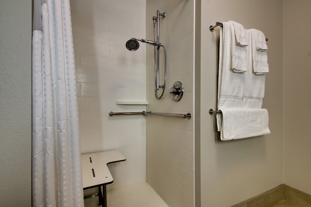 Holiday Inn Express & Suites Mount Vernon by IHG - photo 17