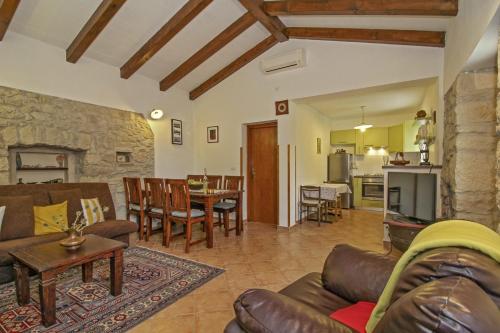 Jakov in Županići — 4-Star Luxury Hotel in Labin, Croatia