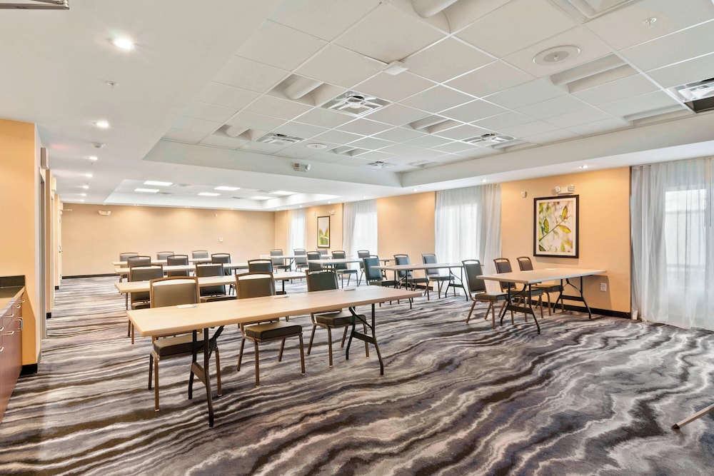 Fairfield by Marriott Inn & Suites St Petersburg North - photo 36