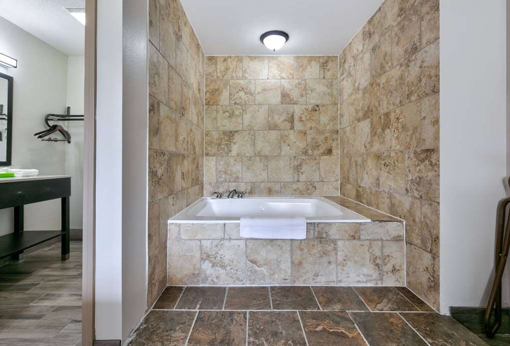 Ramada by Wyndham Diamondhead I 10 Gulfport - photo 11
