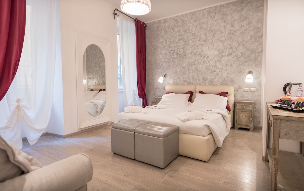 Your Vatican Suite — 4-Star Luxury Hotel in Rome, Italy