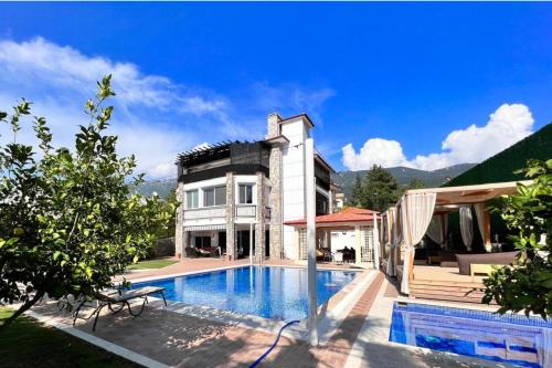 Gulistan Villa 7 Bedroom Villa in Ovacik — 4-Star Luxury Hotel in Fethiye, Turkey