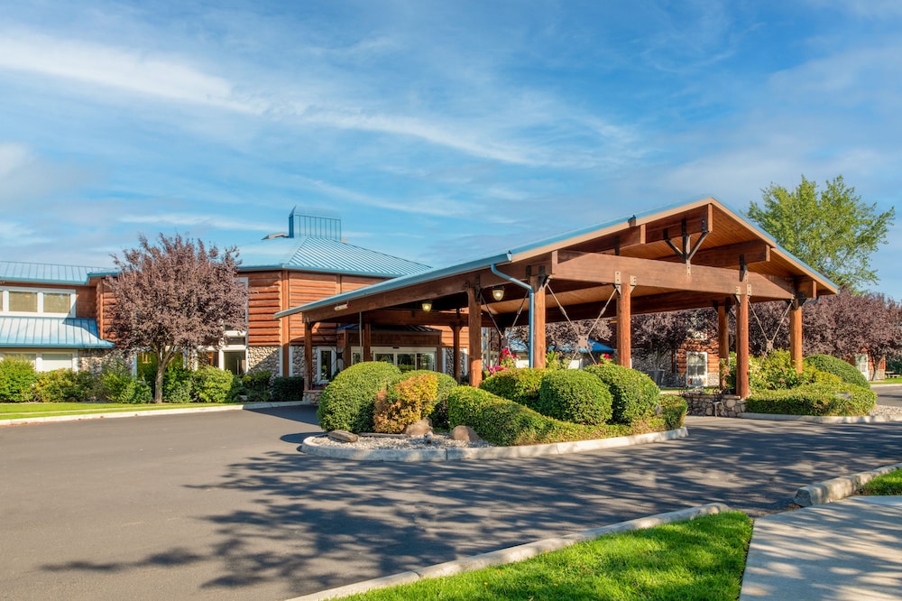 River Lodge And Grill - photo 2