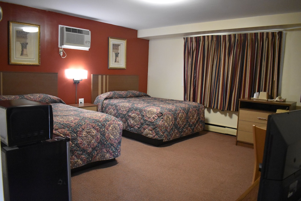 South Hills Motel - photo 20