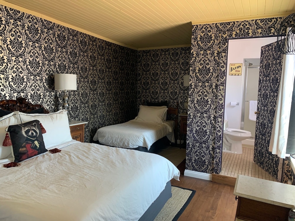 The Bodie Hotel - photo 8