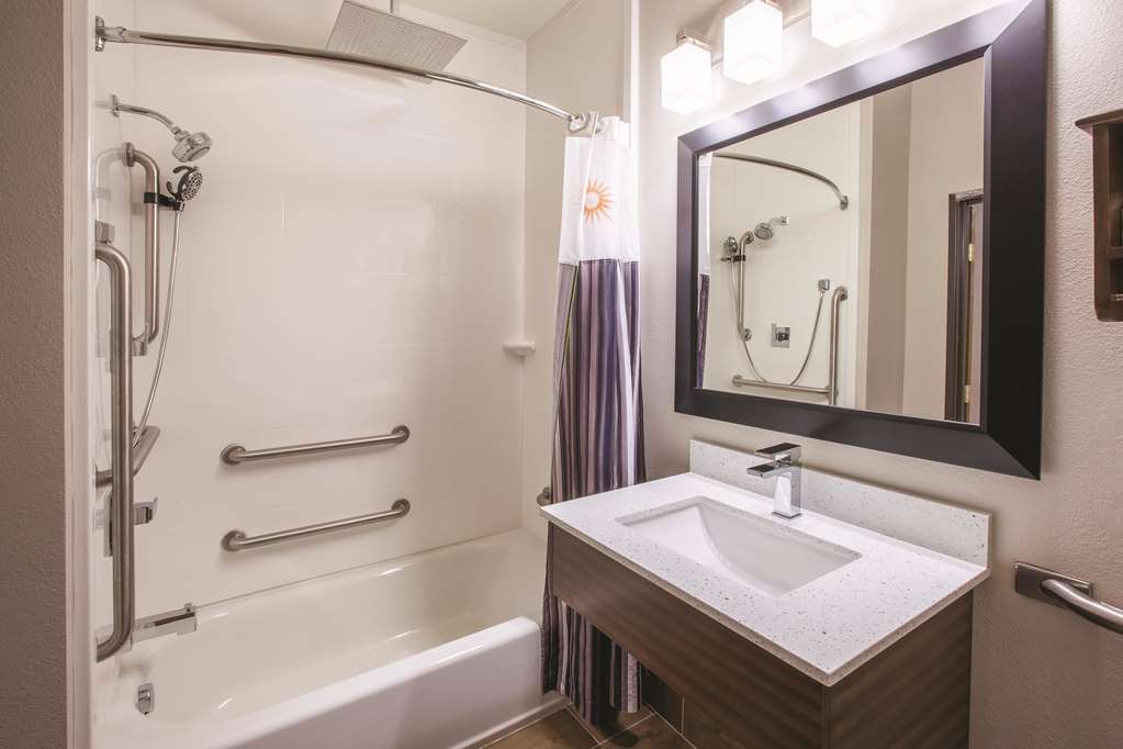La Quinta Inn & Suites by Wyndham NW Tucson Marana - photo 27