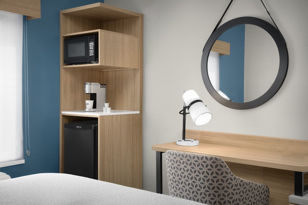 Holiday Inn Express Hotel & Suites DFW West Hurst by IHG - photo 12