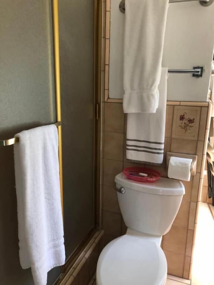 Rest Haven Motel - photo 32