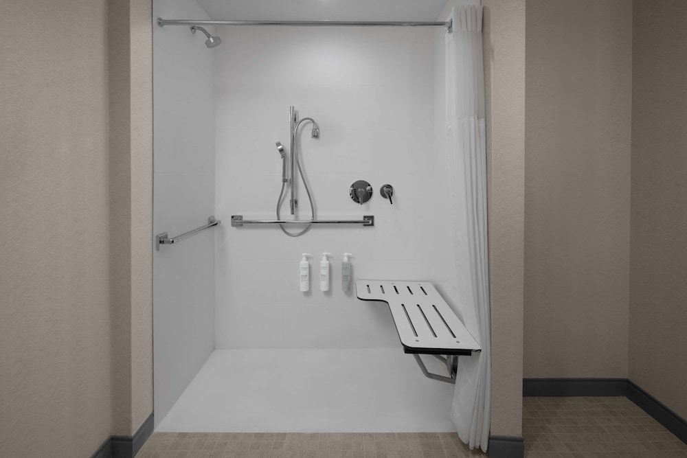 Hilton Garden Inn Grand Prairie At Epiccentral - photo 26