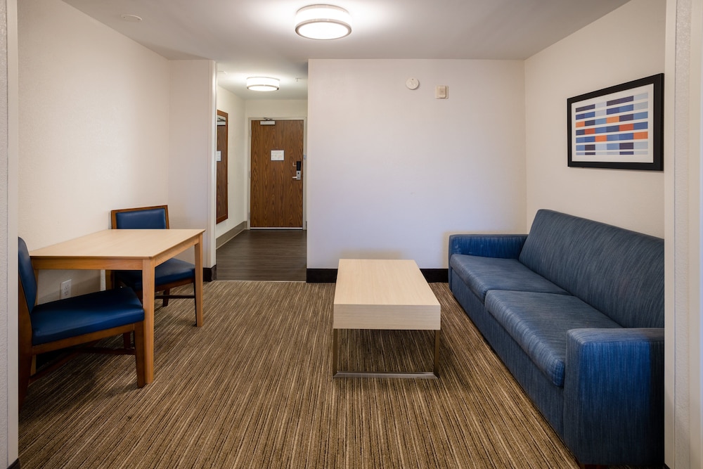 Holiday Inn Express Hotel & Suites Salisbury Delmar by IHG - photo 11