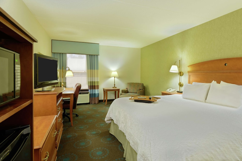 Hampton Inn Mt. Vernon - photo 12