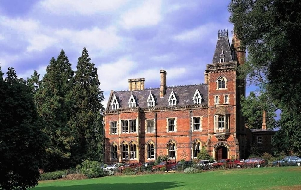 Brownsover Hall Hotel in Rugby, United Kingdom