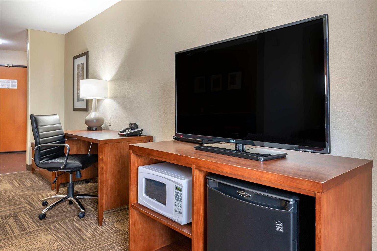 Comfort Suites Urbana Champaign University Area - photo 20