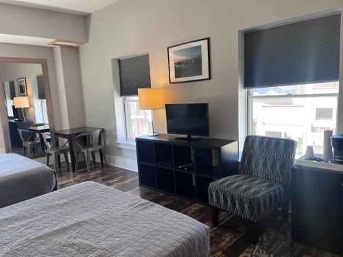 Boutique Hotel Room 9 — hotel in Northport