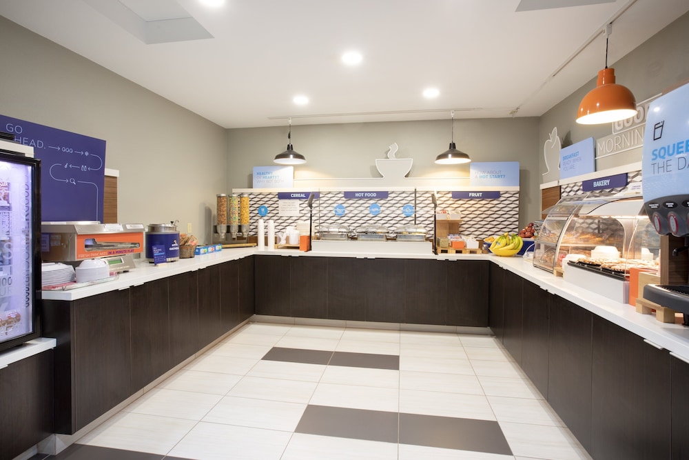 Holiday Inn Express Yreka Shasta Area by IHG - photo 36