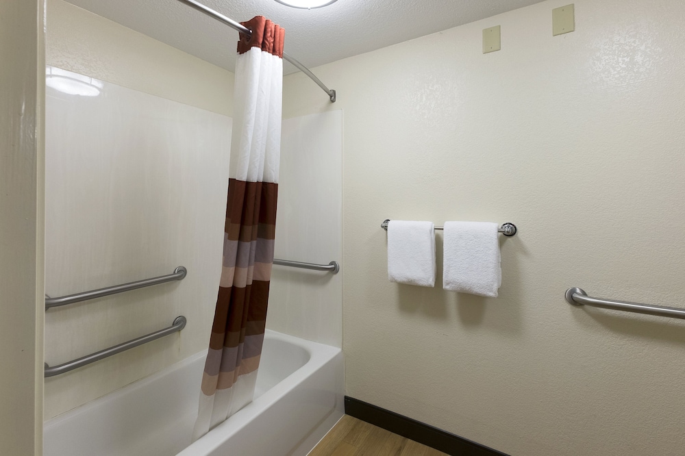 Red Roof Inn PLUS West Springfield - photo 22