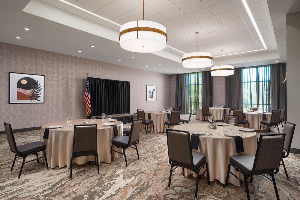 Embassy Suites by Hilton at Hot Springs Convention Center - photo 44