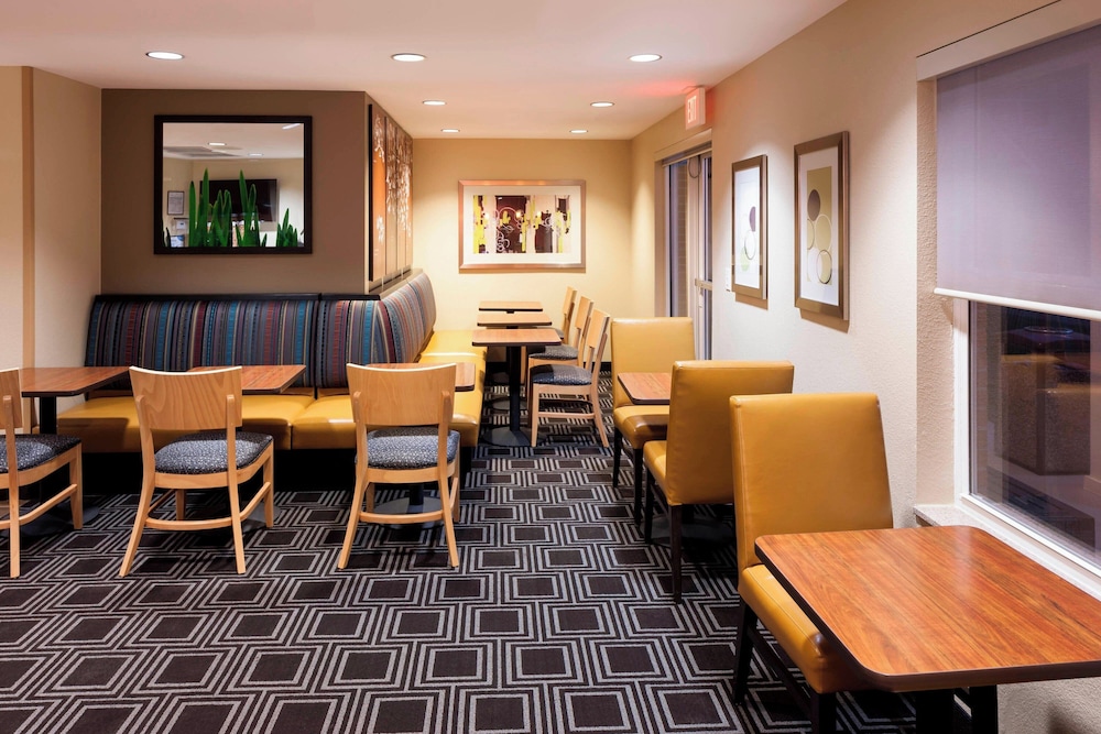 TownePlace Suites by Marriott Columbus - photo 24