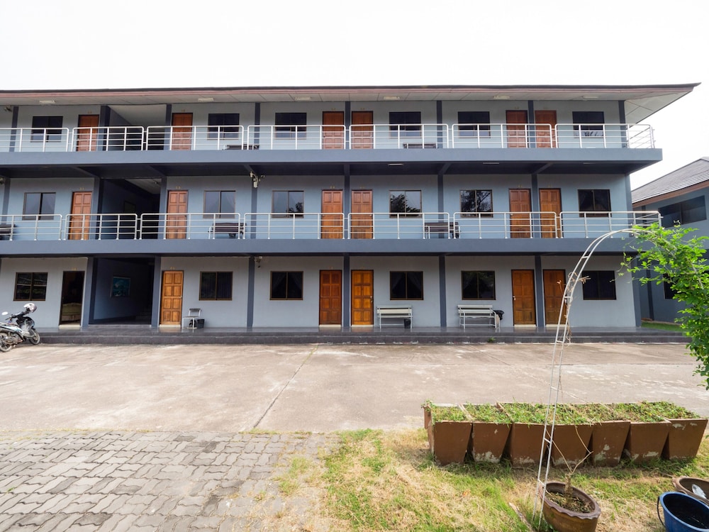 OYO 75370 Saowanee Resort And Apartment in Si Racha, Thailand