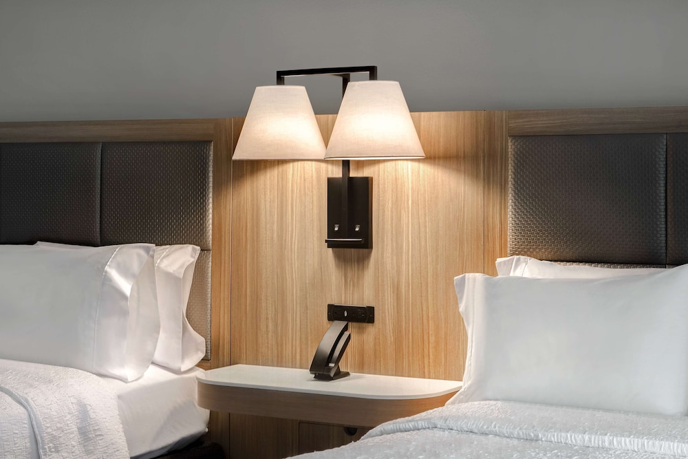 Hampton Inn Anderson Alliance Business Park - photo 15