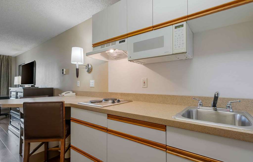 Extended Stay America Select Suites Chicago Lombard Oakbrook - photo 16