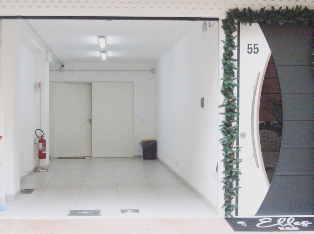 B&b Elles — 4-Star Luxury Hotel in Barletta, Italy