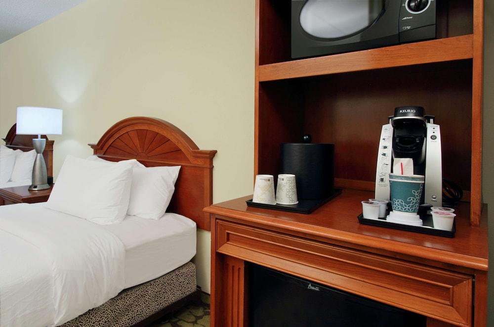 Hilton Garden Inn Chesapeake Greenbrier - photo 10
