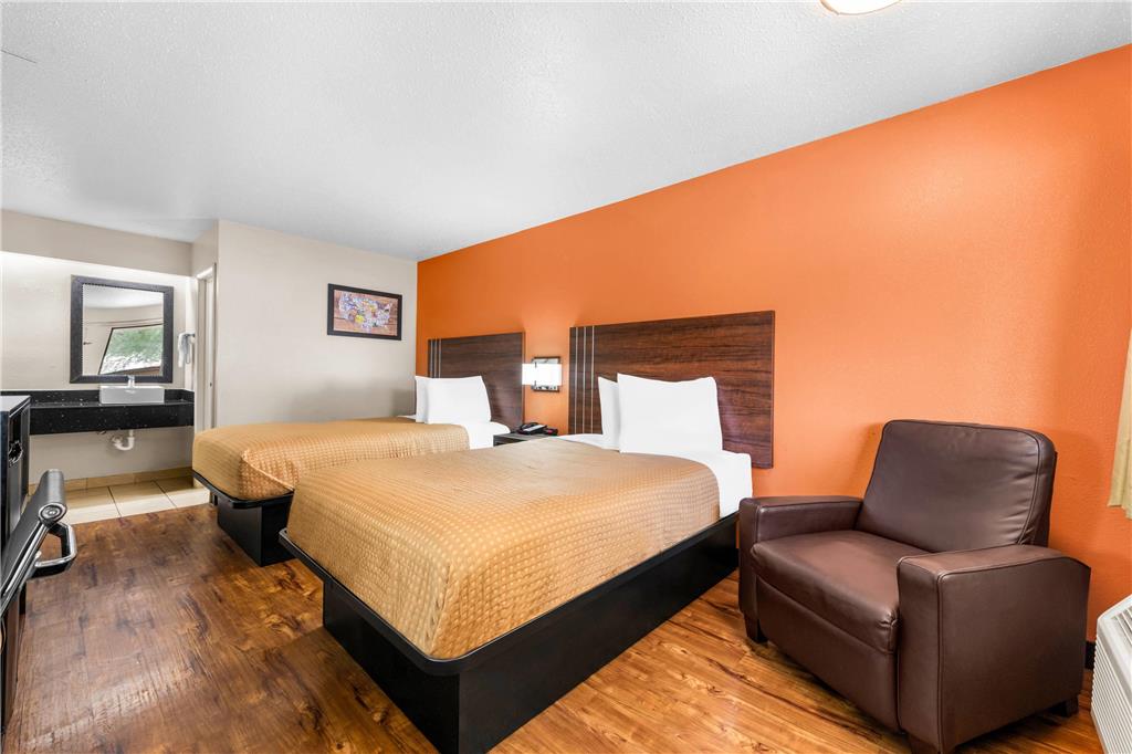 Econo Lodge Charlotte Airport - photo 13