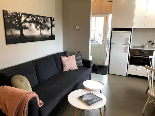 Adorable one bedroom apartment with free parking.
