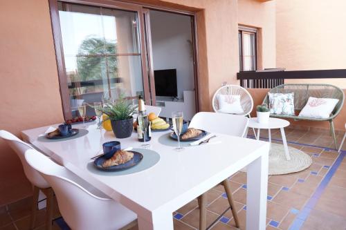 Appartement 2 chambres AclAcgant avec vues et wifi — 4-Star Luxury Hotel in Estepona, Spain