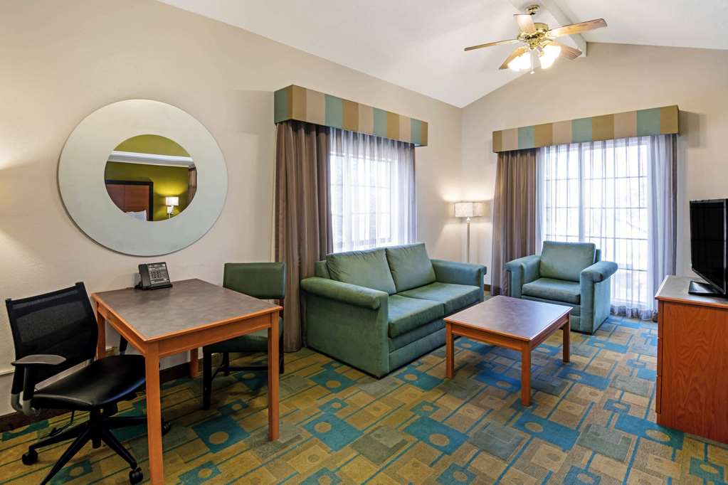La Quinta Inn by Wyndham Amarillo Mid City - photo 27