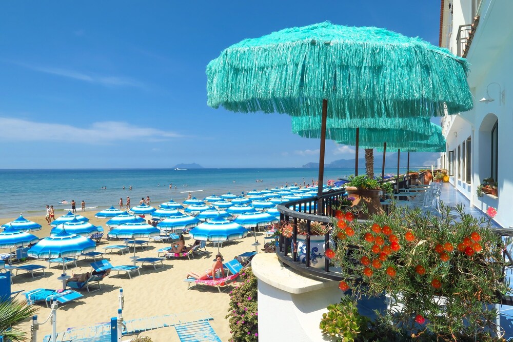 Hotel Aurora - carbon neutral hotel in Sperlonga