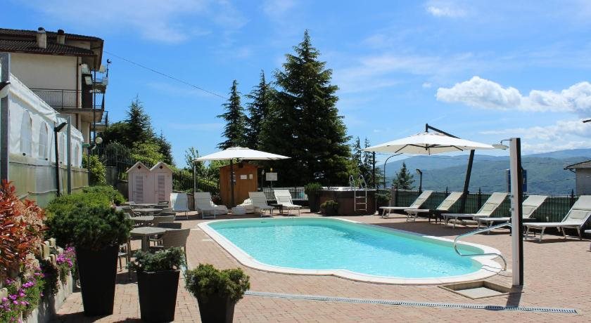Albergo Ristorante Miramonti Toano — hotel in Toano