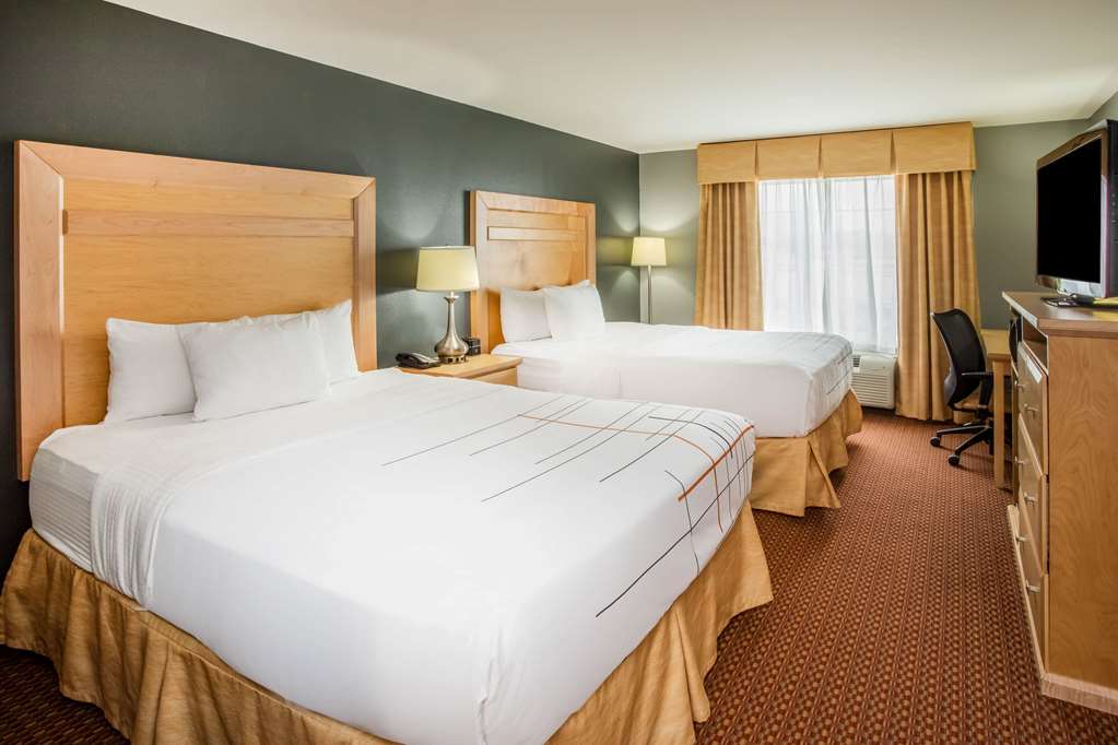 La Quinta Inn & Suites by Wyndham Rochester Mayo Clinic S - photo 24