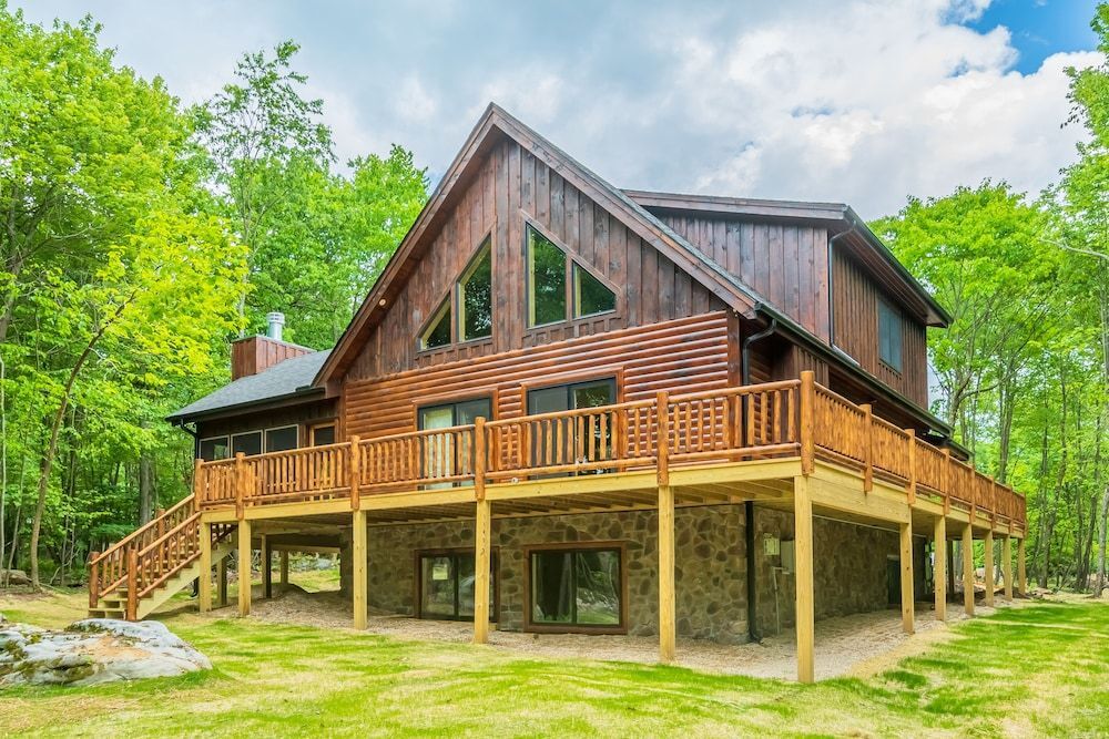 Wildest Dreams by Taylor Made Deep Creek — 4-Star Luxury Hotel in Mchenry, United States